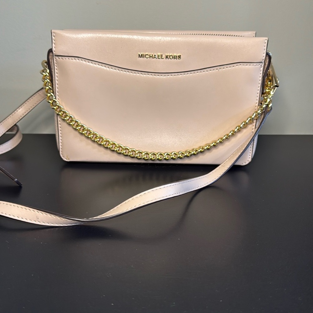 Michael Kors Cream Gold Crossbody Bag with Sleek Design